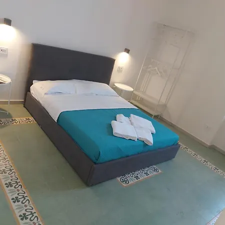 A I R Foria House 3*